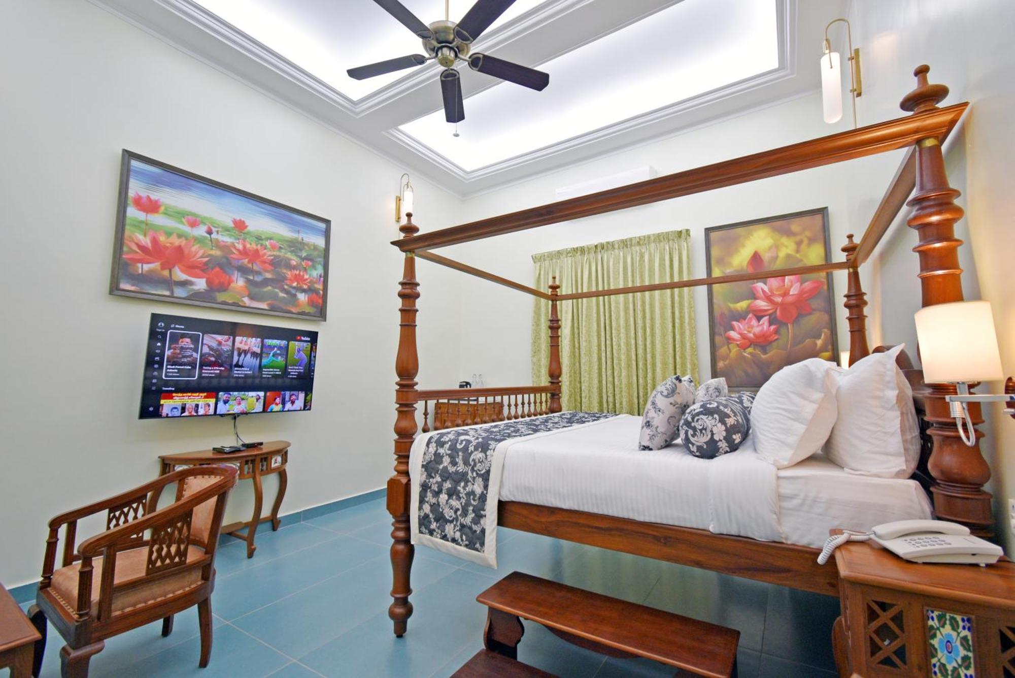 Le Colonial Suites Pondicherry Exterior photo